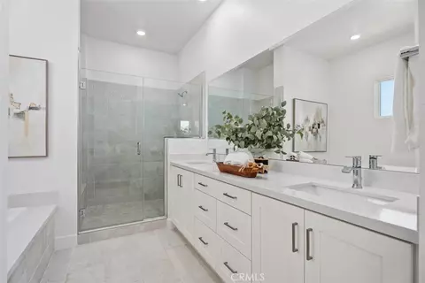 Bath - 121 Bosal, Irvine, CA 92618 photo 2 of 5