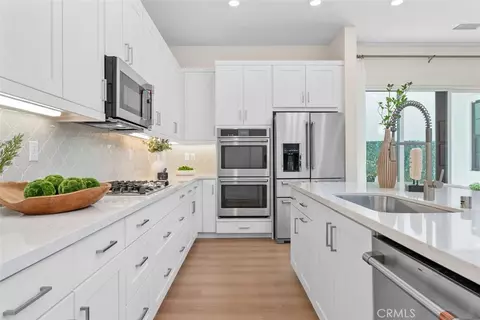 Kitchen - 121 Bosal, Irvine, CA 92618 photo 3 of 3