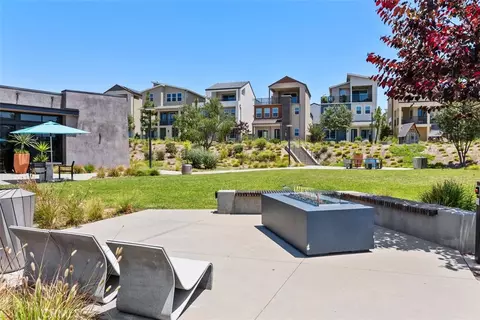 Exterior - 121 Bosal, Irvine, CA 92618 photo 7 of 10