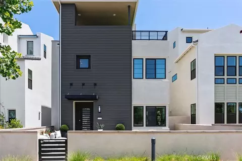Exterior - 121 Bosal, Irvine, CA 92618 photo 9 of 10