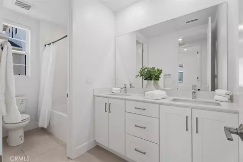 Bath - 121 Bosal, Irvine, CA 92618 photo 5 of 6