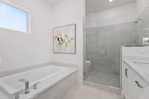 Bath - 121 Bosal, Irvine, CA 92618 photo 3 of 6