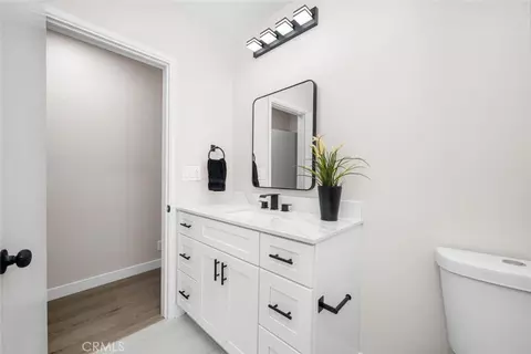Bath - 3819 N Studebaker Rd, Long Beach, CA 90808 photo 2 of 5