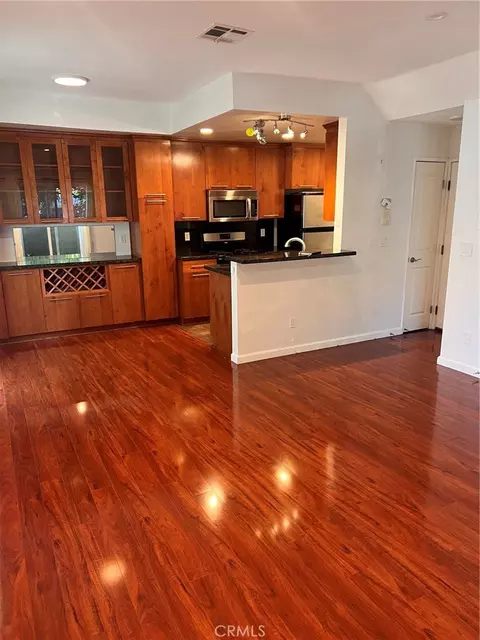 1554 N Hobart #2, Los Angeles, CA 90027