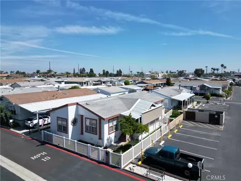 9850 Garfield Ave #8, Huntington Beach, CA 92646