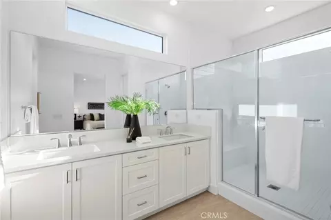 Bath - 241 Proctor, Irvine, CA 92618 photo 1 of 2
