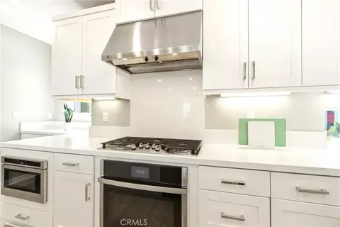 Kitchen - 253 Waypoint, Tustin, CA 92782 photo 4 of 4