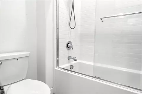 Bath - 253 Waypoint, Tustin, CA 92782 photo 6 of 6