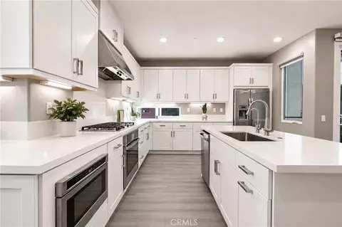 Kitchen - 253 Waypoint, Tustin, CA 92782 photo 3 of 4