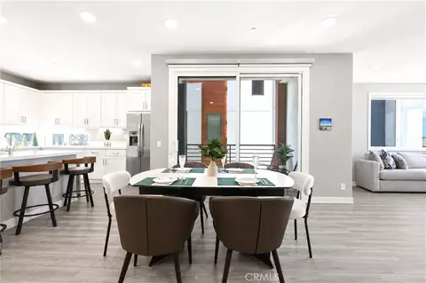 Dining - 253 Waypoint, Tustin, CA 92782 photo 4 of 4