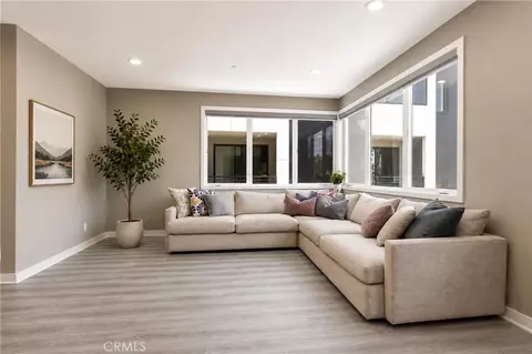 Living - 253 Waypoint, Tustin, CA 92782 photo 1 of 3