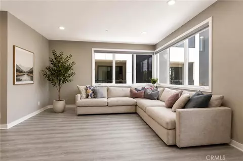 Living - 253 Waypoint, Tustin, CA 92782 photo 1 of 3