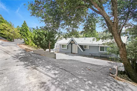 446 Delle, Crestline, CA 92325 photo 2