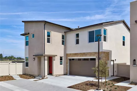 3419 E Moonstone Dr, Ontario, CA 91761