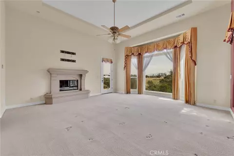 Living - 3013 Olive Hl, Fallbrook, CA 92028 photo 7 of 10