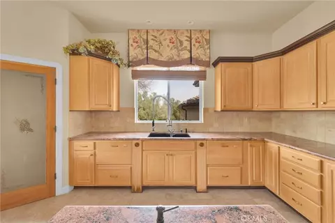 Kitchen - 3013 Olive Hl, Fallbrook, CA 92028 photo 2 of 6