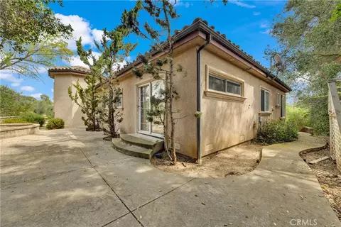 Exterior - 3013 Olive Hl, Fallbrook, CA 92028 photo 12 of 14