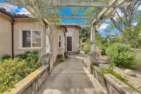 Exterior - 3013 Olive Hl, Fallbrook, CA 92028 photo 6 of 14