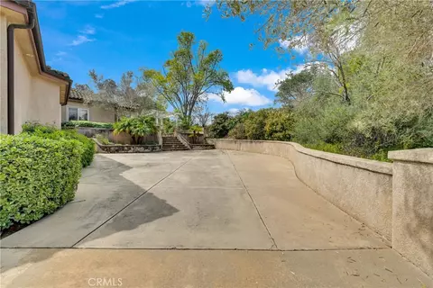 Exterior - 3013 Olive Hl, Fallbrook, CA 92028 photo 4 of 14
