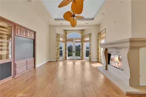 Living - 3013 Olive Hl, Fallbrook, CA 92028 photo 2 of 10