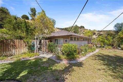 Exterior - 11246 Denivelle, Tujunga, CA 91042 photo 4 of 17