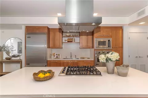 9 Macarthur Pl #404, Santa Ana, CA 92707