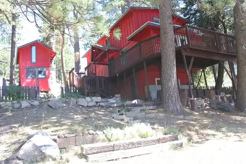 Exterior - 31705 Silver Spruce Dr, Running Springs, CA 92382 photo 4 of 11