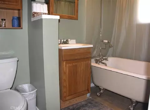 Bath - 31705 Silver Spruce Dr, Running Springs, CA 92382 photo 2 of 2