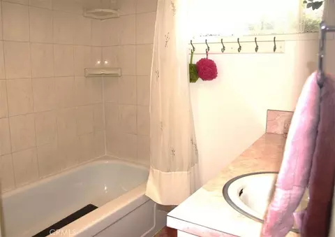 Bath - 31705 Silver Spruce Dr, Running Springs, CA 92382 photo 1 of 2