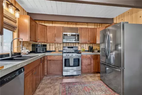 Kitchen - 25151 Wrightwood, Idyllwild, CA 92549 photo 1 of 1