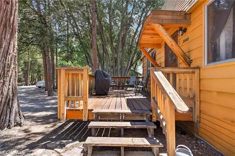 Exterior - 25151 Wrightwood, Idyllwild, CA 92549 photo 2 of 6