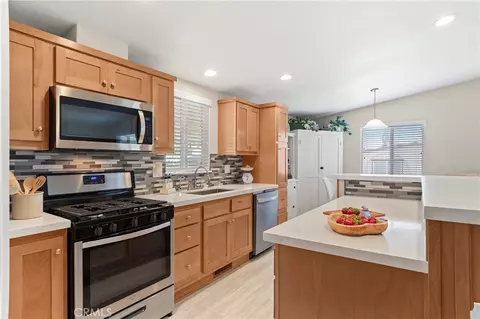 1424 Glengrove, Corona, CA 92882