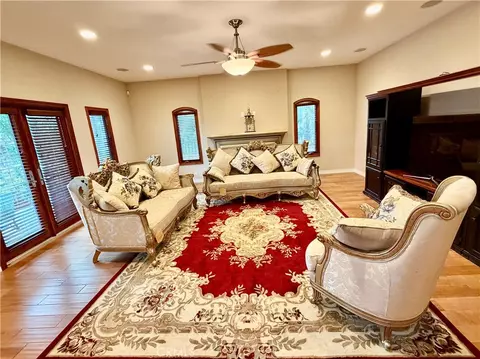 Living - 116 Termino, Long Beach, CA 90803 photo 1 of 3