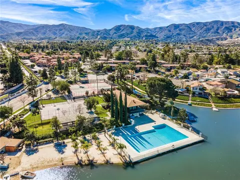 View/Area - 1554 Border #B, Corona, CA 92882 photo 2 of 7