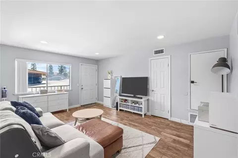 1554 Border #B, Corona, CA 92882