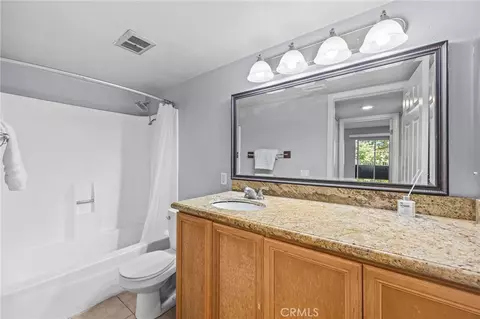 Bath - 1554 Border #B, Corona, CA 92882 photo 1 of 1
