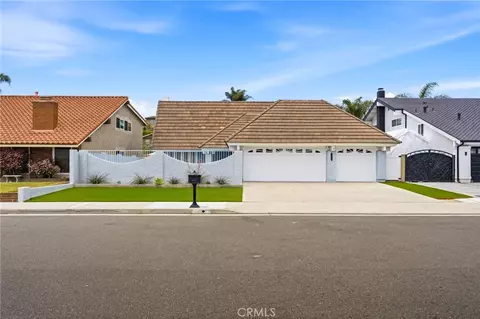 19151 Yacht Ln, Huntington Beach, CA 92646