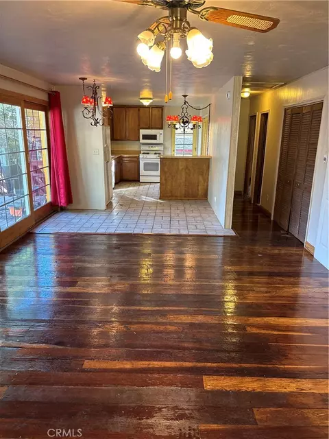 23801 Zuger, Crestline, CA 92325 photo 5