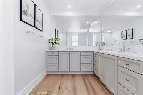 Bath - 63 Longchamp, Irvine, CA 92602 photo 3 of 5