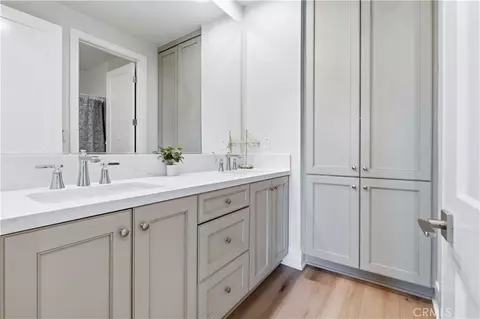 Bath - 63 Longchamp, Irvine, CA 92602 photo 5 of 5
