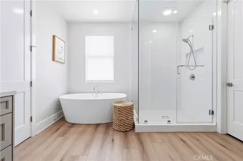 Bath - 63 Longchamp, Irvine, CA 92602 photo 4 of 5