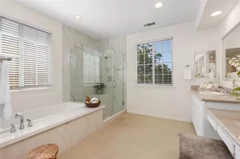 Bath - 152 Treehouse, Irvine, CA 92603 photo 3 of 4
