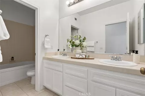 Bath - 152 Treehouse, Irvine, CA 92603 photo 2 of 4