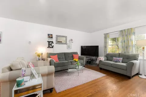 Living - 1825 E 3rd St #4, Long Beach, CA 90802 photo 3 of 3