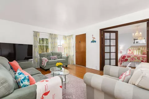 Living - 1825 E 3rd St #4, Long Beach, CA 90802 photo 1 of 3