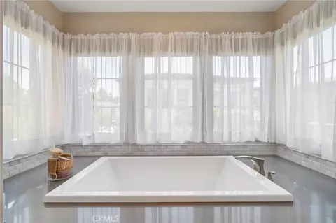 Bath - 12 Maverick, Irvine, CA 92602 photo 2 of 6