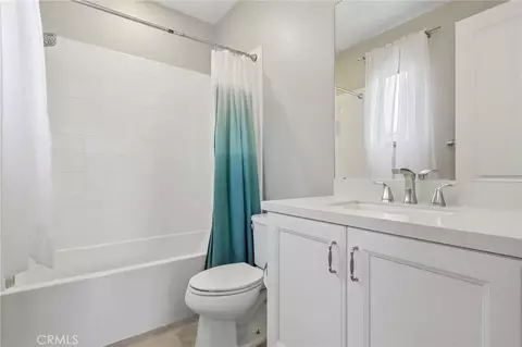 Bath - 12 Maverick, Irvine, CA 92602 photo 4 of 6