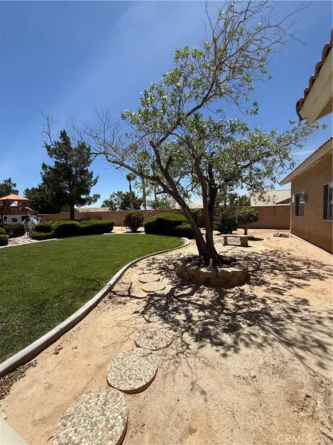 19581 Powhatan, Apple Valley, CA 92308 photo 4