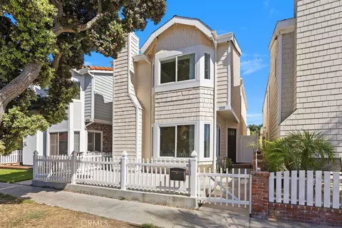 222 17th St, Huntington Beach, CA 92648