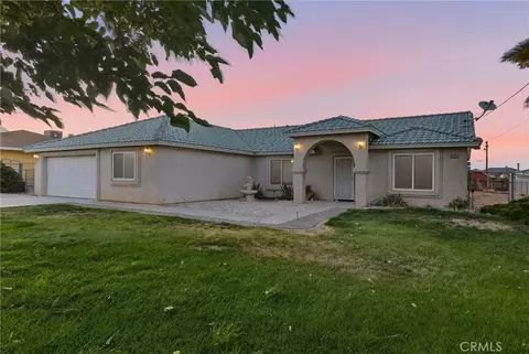 Exterior - 18822 Westlawn St, Hesperia, CA 92345 photo 4 of 16